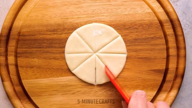 SIMPLE DOUGH RECIPES FOR NEW COOKS! Genius Kitchen Hacks Inside смотреть онлайн
