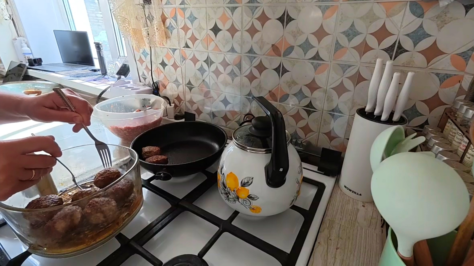 Домик у Церкви Сельская жизнь. Варю обед. Произошла Неприятность но не страшная смотреть онлайн