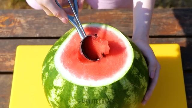 GENIUS SWIMMING POOL HACKS FOR FAMILY FUN! Easy Summer Tips смотреть онлайн