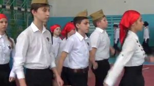8 класс. Смотр строевой песни. 2016год