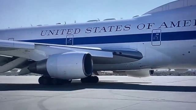 Самолёт "судного дня" президента США Е-4В приземлился вблизи Вашингтона. Последний раз такое происхо смотреть онлайн