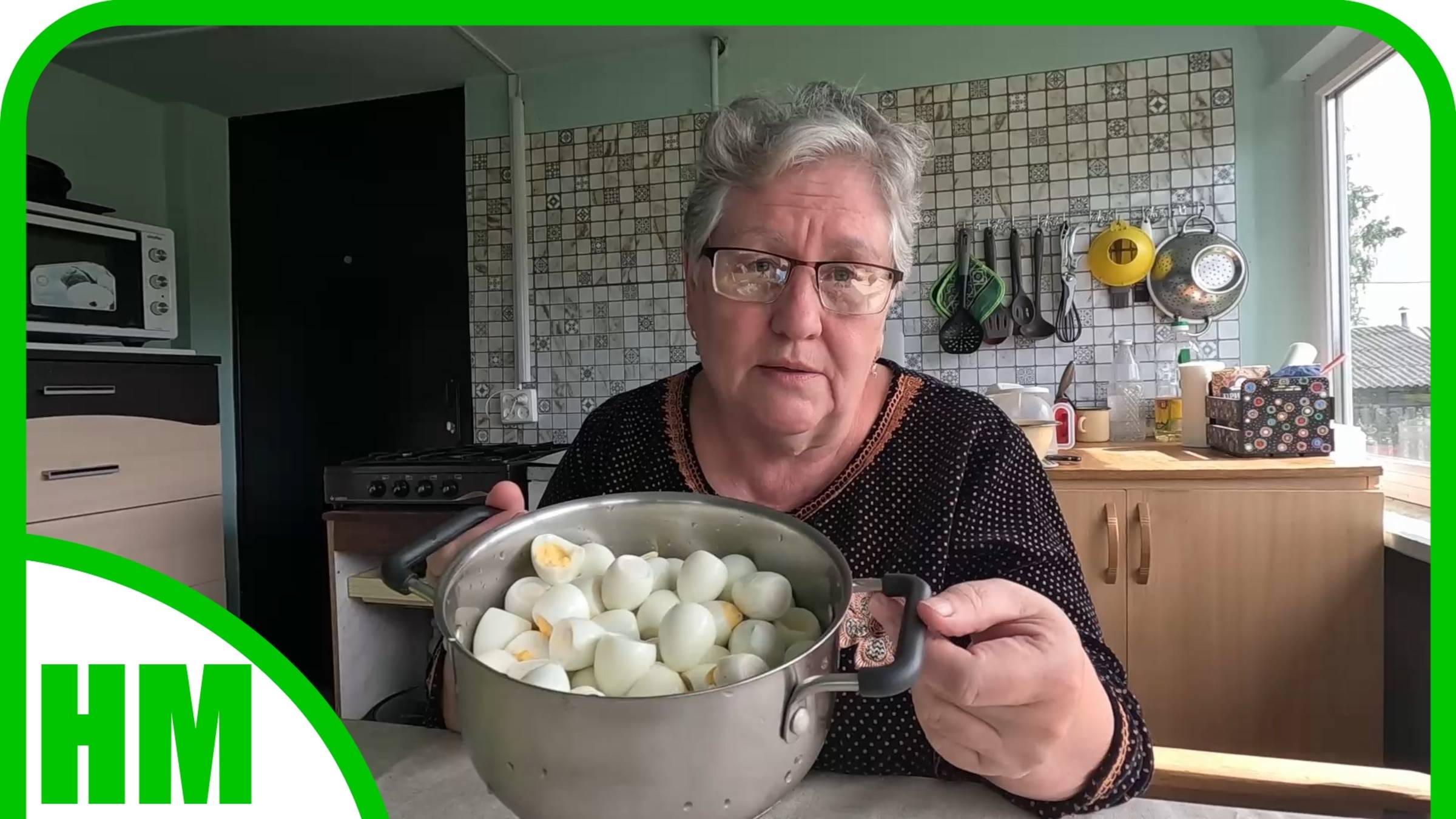 19 июня. Пристраиваю перепелиные яйца. Варю суп из заготовки. Заболела ступня. смотреть онлайн