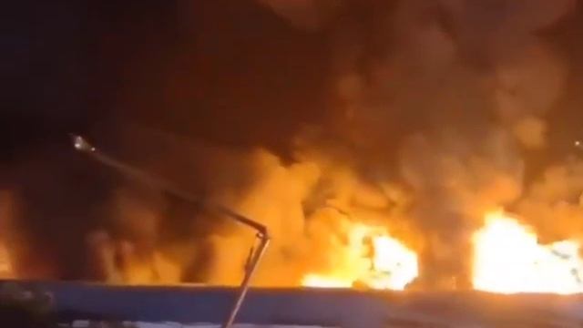 КОМЕДИЯ РОК Пещерные люди!(( смотреть онлайн