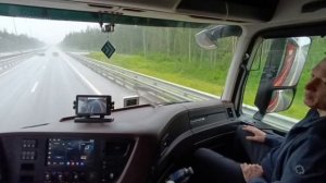 Сергей Когогин приехал на ПМЭФ-2025 на новом беспилотнике КАМАЗ