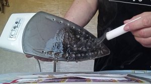 Как отчистить утюг чистящим карандашом