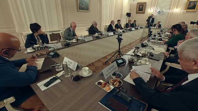 Владимир_Путин_о_возможности_встречи_с_Владимиром_Зеленским смотреть онлайн