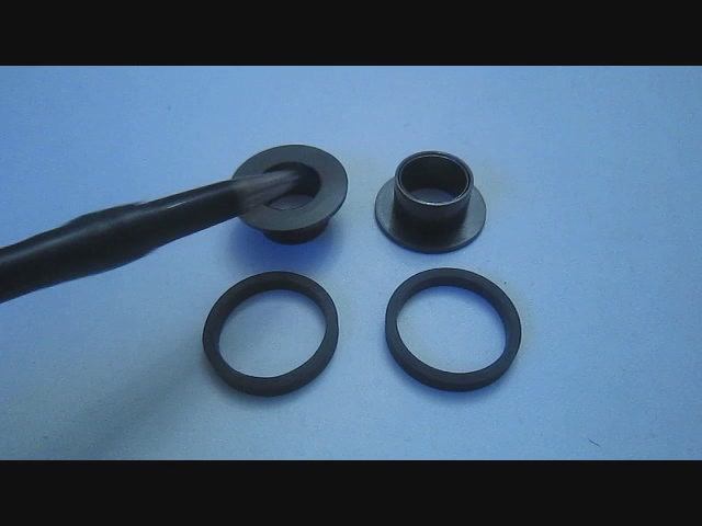 Ремкомплект маятника ВАЗ 2101 2107 состоит из втулок и резиновых колец