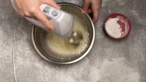 КАК ПРИГОТОВИТЬ МЕРЕНГУ ДЛЯ КУЛИЧА? Вкусная белковая заварная глазурь с крахмалом на водяной бане