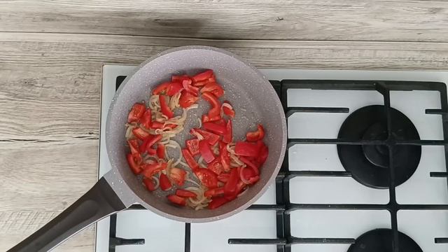 КАК ПРИГОТОВИТЬ САЛАТ С БАКЛАЖАНАМИ В СОУСЕ ТЕРИЯКИ ТЕПЛЫЙ? Вкусный, необычный, с красивой подачей смотреть онлайн