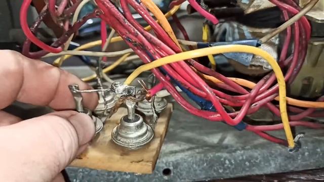 Автомобильное зарядное устройство или осторожно работают профессионалы смотреть онлайн