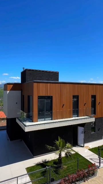 scene_output.mp4 смотреть онлайн