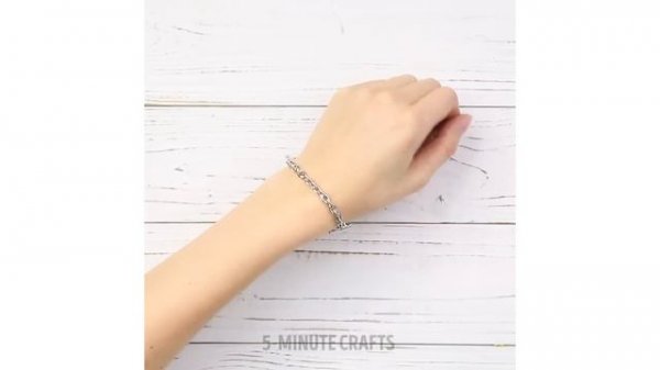 23 WEIRD LIFE HACKS EVERYONE SHOULD KNOW