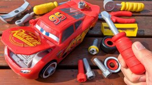 Молния Маквин сломался помогаем собирать вместе