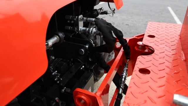 Экскаватор-погрузчик Kioti SB2420 смотреть онлайн