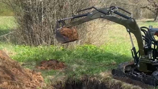 Мини экскаватор ЭГ-1 в работе.
