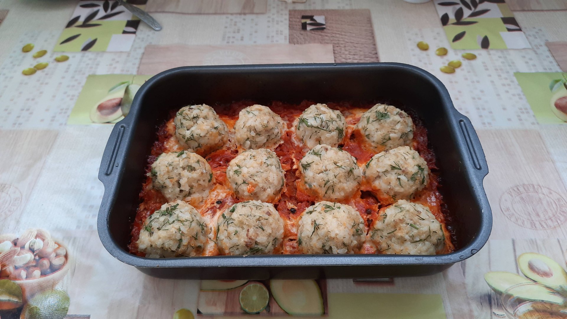 Рыбные тефтели с рисом в томатном соусе смотреть онлайн