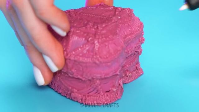 SQUID GAME GIBBETS?! Glue Gun Hacks & 3D Pen Crafts Inside ️ смотреть онлайн
