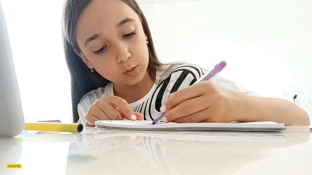 рисую бумажную еду 🥯🍟 смотреть онлайн