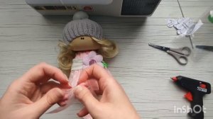 Текстильная интерьерная кукла 30 см. Формируем причёску под шапочку, украшаем и делаем макияж.