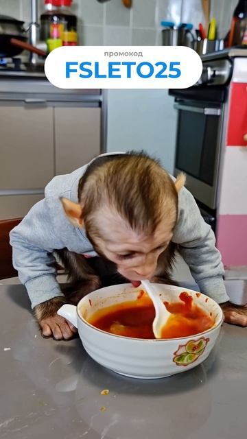 Мартышка с ложкой