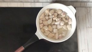Гуляш из грудки с подливкой  Как приготовить сочный ГУЛЯШ из куриных ГРУДОК с подливкой на ужин