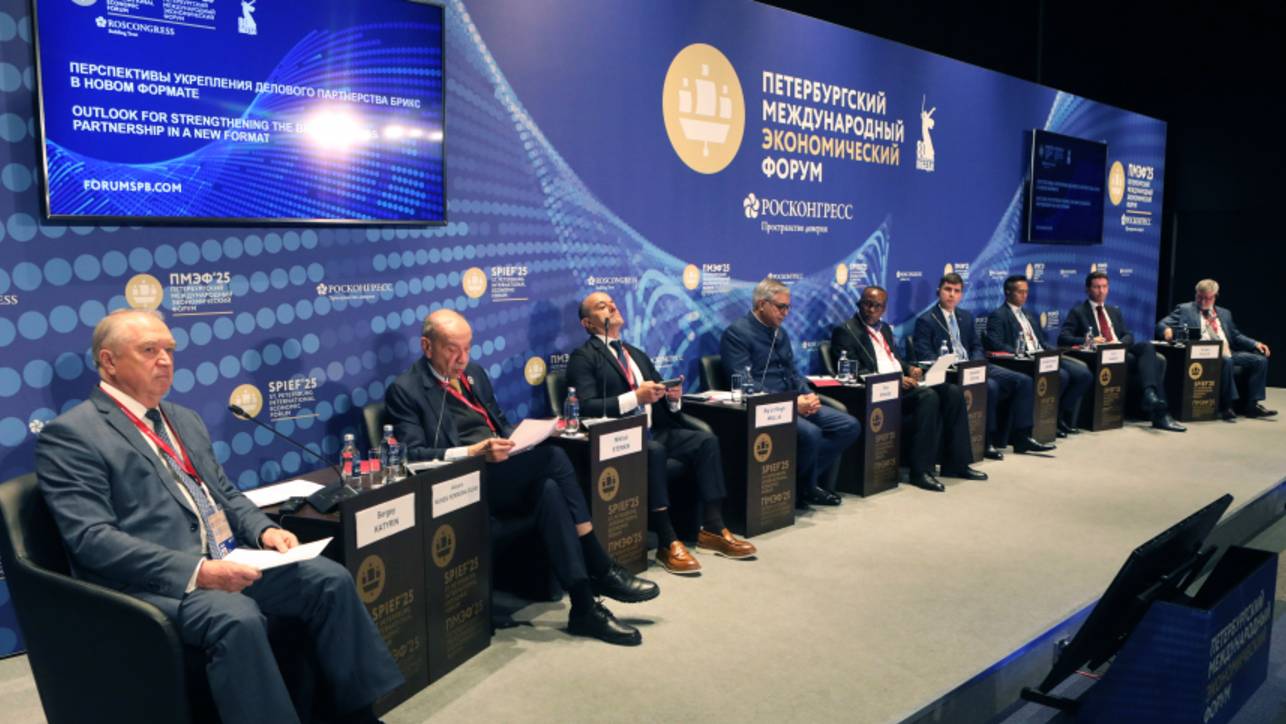 Десятки соглашений уже заключены на ПМЭФ-2025