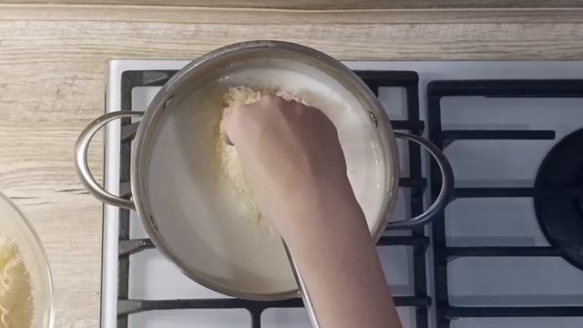 КАК ПРИГОТОВИТЬ СОУС БЕШАМЕЛЬ С СЫРОМ? Быстро, вкусно, просто! Универсальный соус для любых блюд! смотреть онлайн