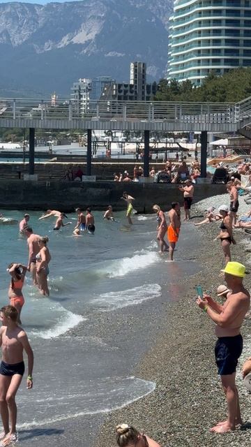 Пляж Ялта-Интурист #ялта #ялтаинтурист #ялтакрым смотреть онлайн