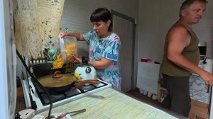 Домик у Церкви Сельская жизнь. Легла называется отдохнуть!