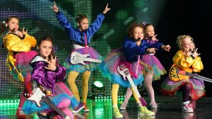 О нашем безумии и детских танцах.