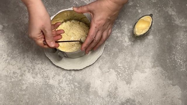 КАК ПРИГОТОВИТЬ САЛАТ КАПРИЗ КЛАССИЧЕСКИЙ? С курицей, ананасом и сыром, на праздничный стол! смотреть онлайн