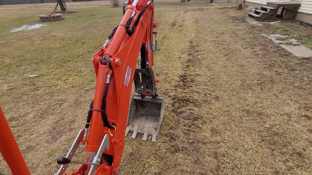 Экскаватор Kioti KB2475L смотреть онлайн