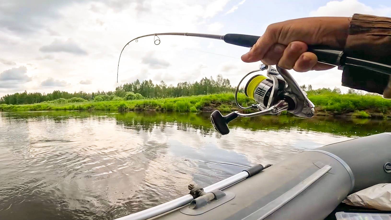 ОФИГЕТЬ! ВОТ ЭТО Я ПОЙМАЛ! ШИКАРНЫЙ КЛЁВ на РЕКЕ! Рыбалка на спиннинг в 2025 смотреть онлайн