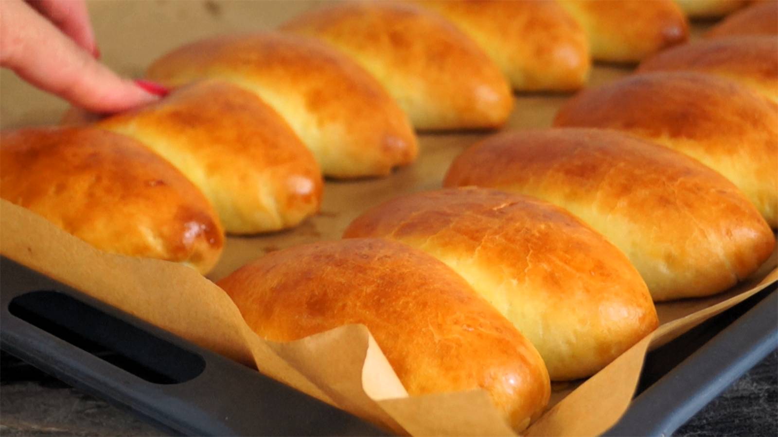 Пуховые пирожки с любой начинкой. Что добавляю в тесто, чтобы они были нежными и мягкими смотреть онлайн