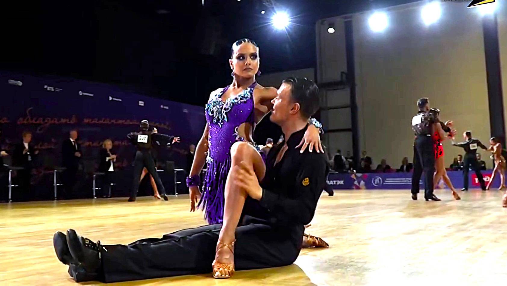 Спортивные бальные танцы!!! РУМБА!!!! смотреть онлайн