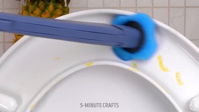 GENIUS BATHROOM HACKS || DIRTY BATHROOM TRANSFORMATION