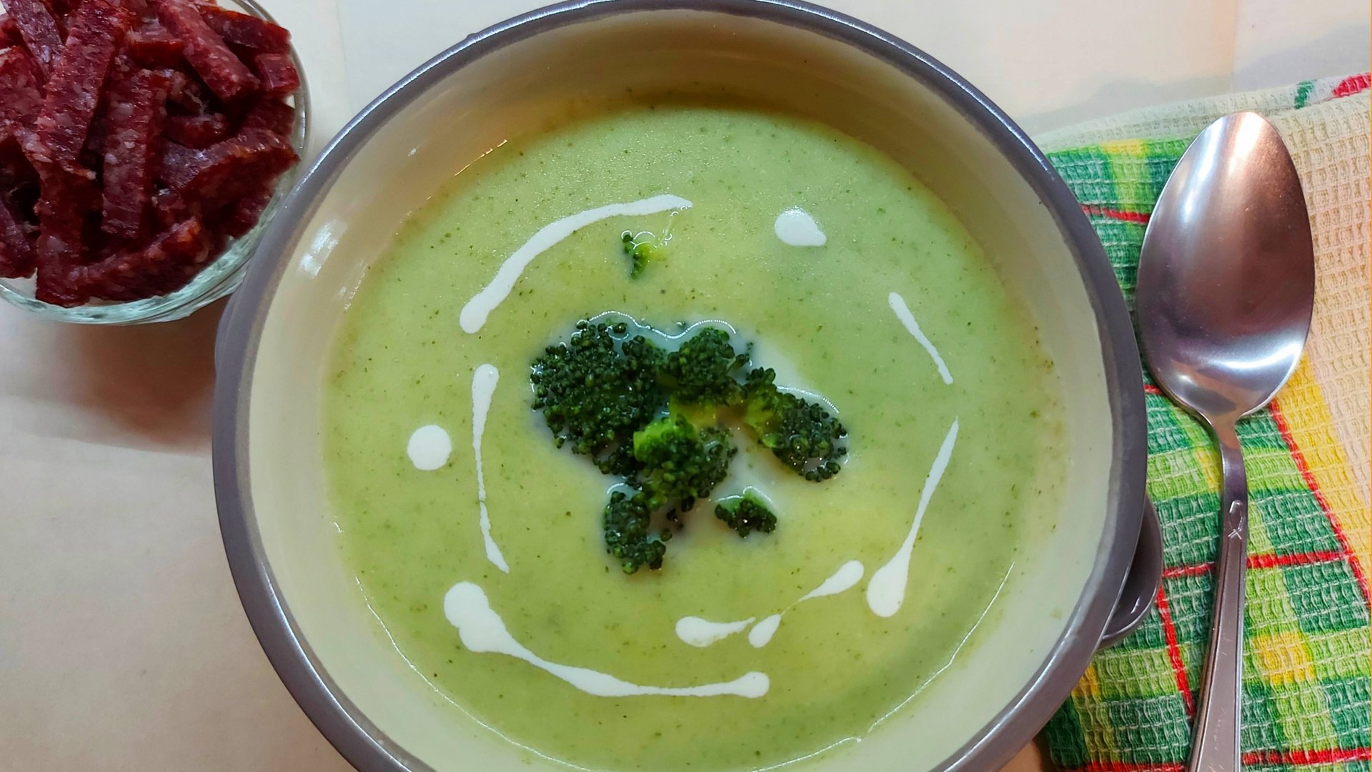 Суп-пюре из брокколи. Овощной суп со сливками
