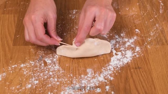 Trick Or Treat Scare Your Guests With Creepy Halloween Recipes & Crafts смотреть онлайн