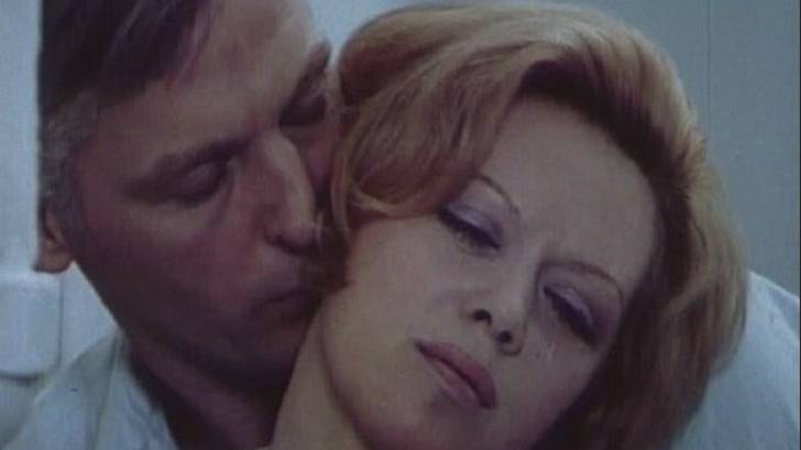 СЛИШКОМ ПОЗДНЯЯ смотреть онлайн