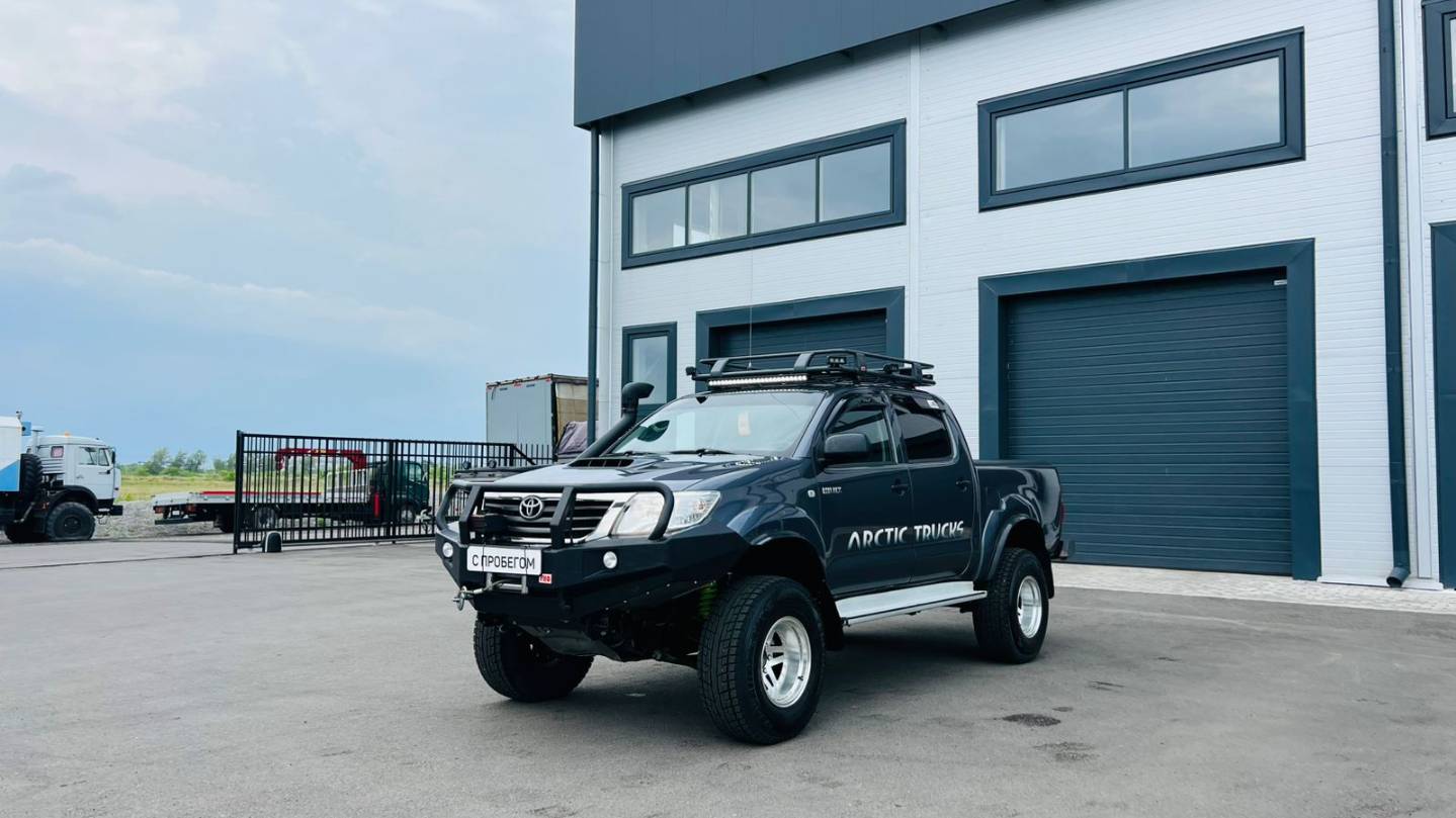Toyota Hilux, 2014 год смотреть онлайн
