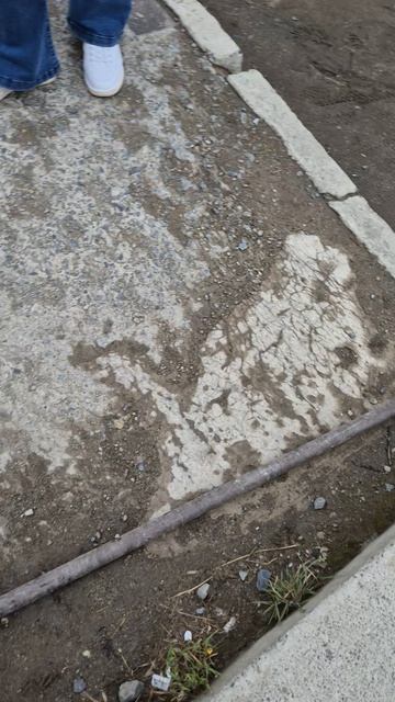 Упал и покалечился. Вопрос к администрации Премьер смотреть онлайн