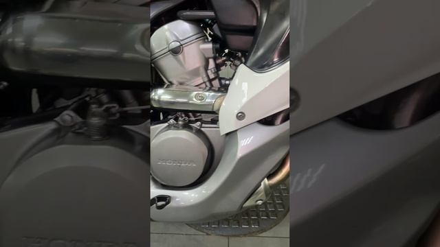 HONDA XL700VA (2011) смотреть онлайн