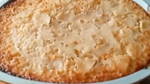 Очень вкусный манник с яблоками.