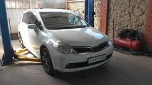 Замена сайлентблоков переднего подрамника на Ниссан Тиида 1,6 Nissan Tiida 2008 года