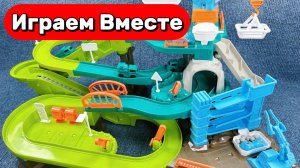 Игрушки конструктор для детей ! Строим интересную гоночную трассу для машинок ! Видео для детей