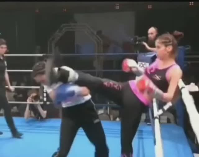 Женский сават во Франции. #savate #сават #французскийбокс #лоукик #kickboxing #boxing #martialarts