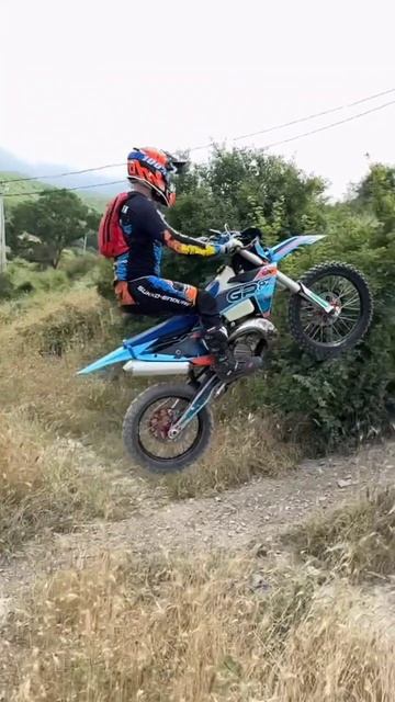 Чет на прыжки потянуло... Податься в матакроц что ли?)) #sukkoenduro #enduro #эндуро #суккоэндуро смотреть онлайн