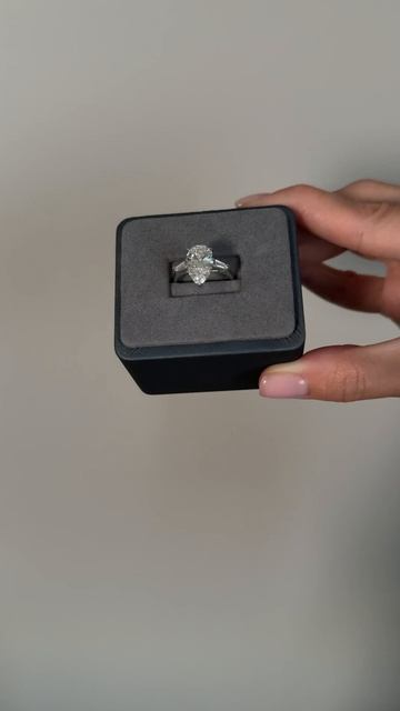 Ювелирное украшение дизайна Mercury белое золотое 750 пробы