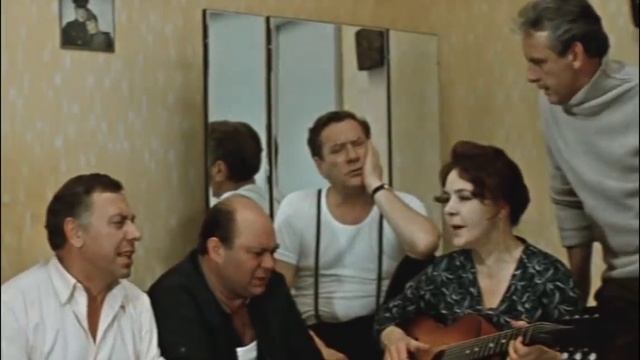 Песня «Нам нужна одна победа» («Десятый наш десантный батальон»). Поёт Нина Ургант. смотреть онлайн