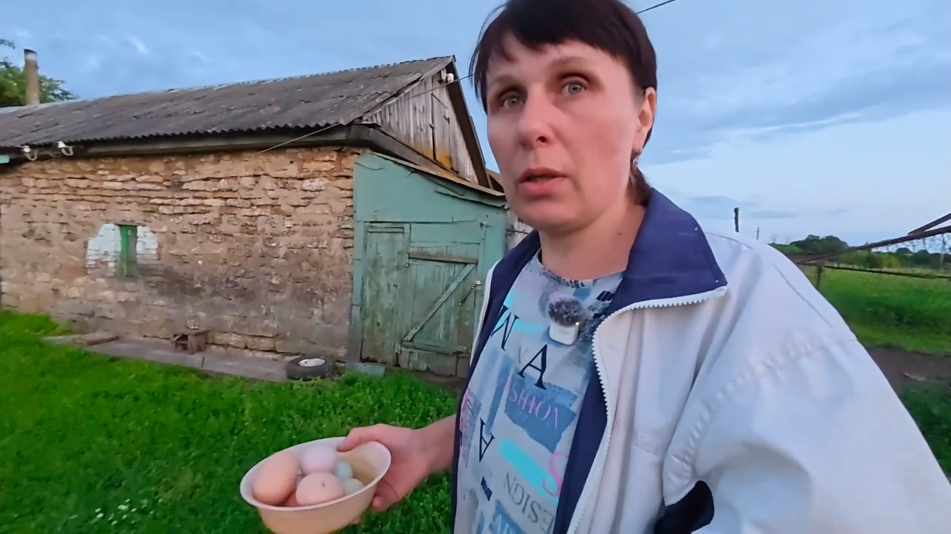 Домик у Церкви Сельская жизнь. И красить не надо смотреть онлайн